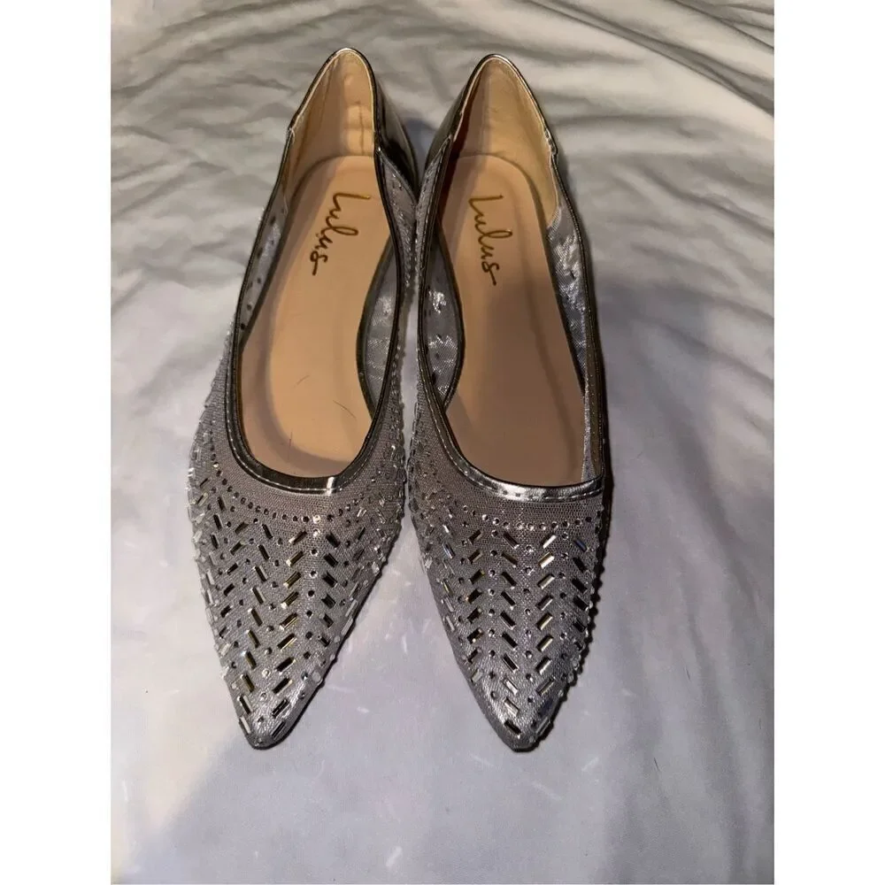 NWOT Lulu’s rhinestone silver ballet flats size 8